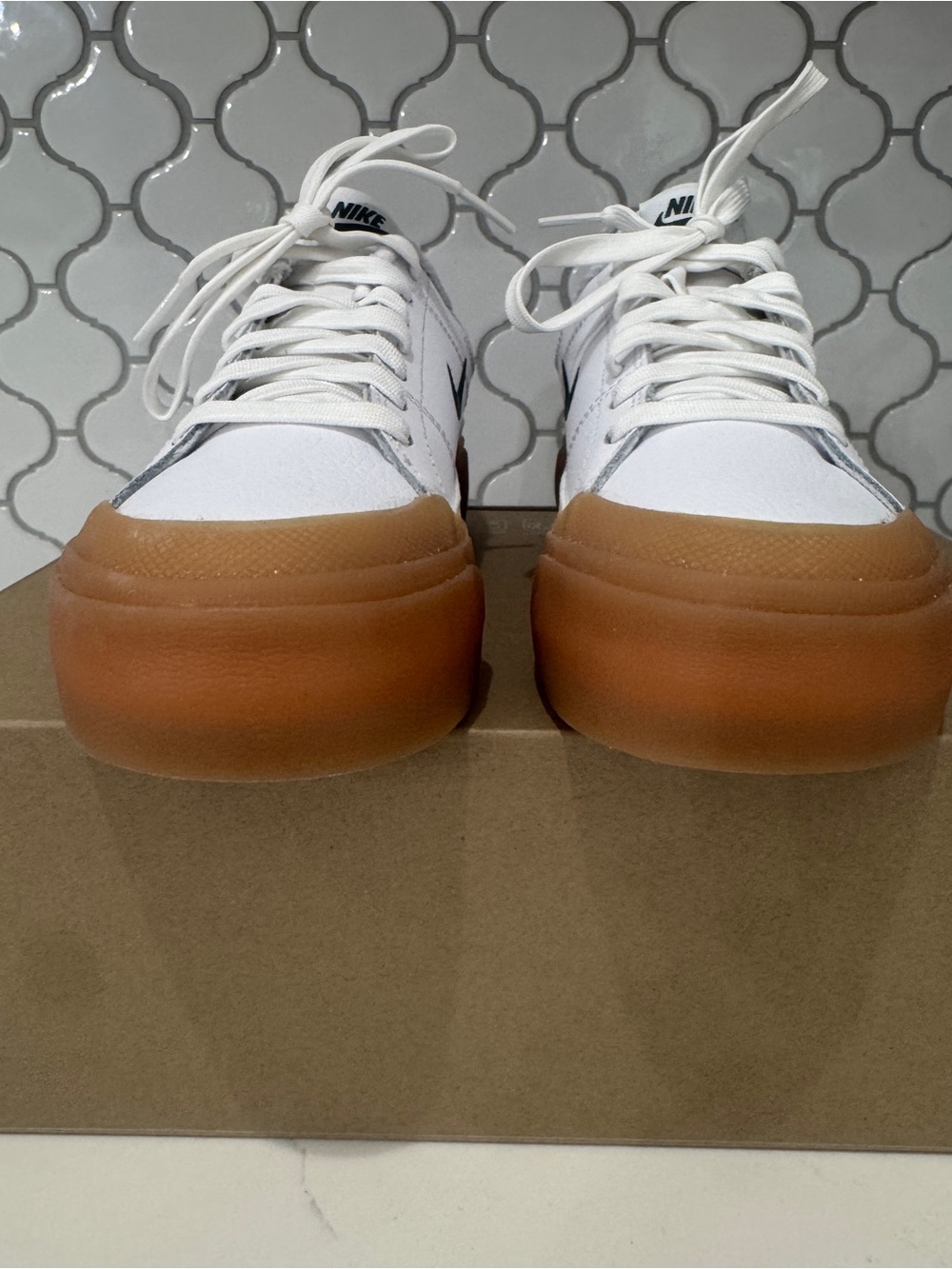 Nike Court Legacy Lift White Green Gum Platform Sneakers Women's 6.5 NWOB - Picture 10 of 10